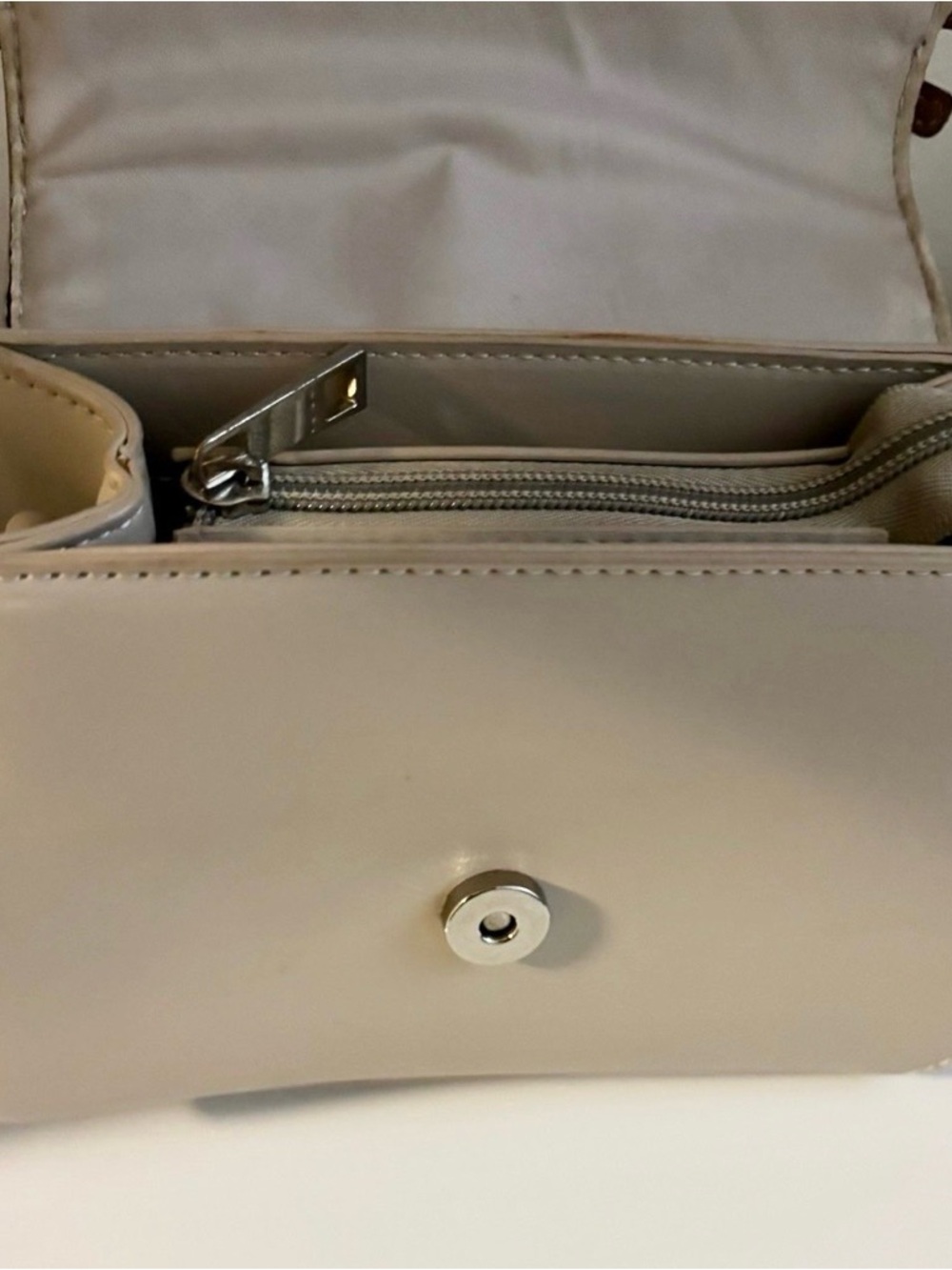 Pusheen the Cat Face Crossbody Shoulder Flap Faux Leather Handbag Purse - Picture 4 of 8